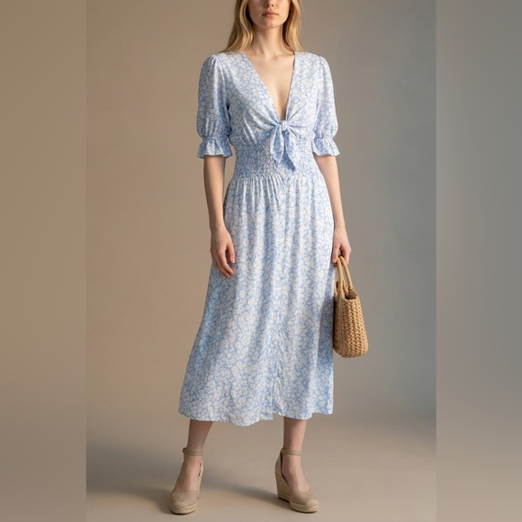 Lost + Wander Wander My Way Midi Dress S Blue White Floral Tie Front Smocked NWT - Picture 3 of 10